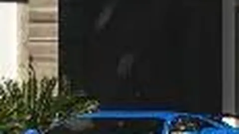 湖人、太阳、老鹰三队酝酿三方大交易，詹姆斯告别！新援1米93后卫加盟洛杉矶